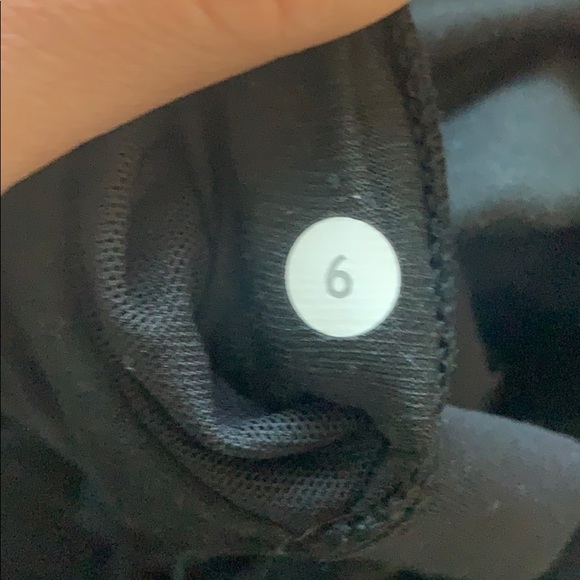 Lululemon - Picture 4 of 4